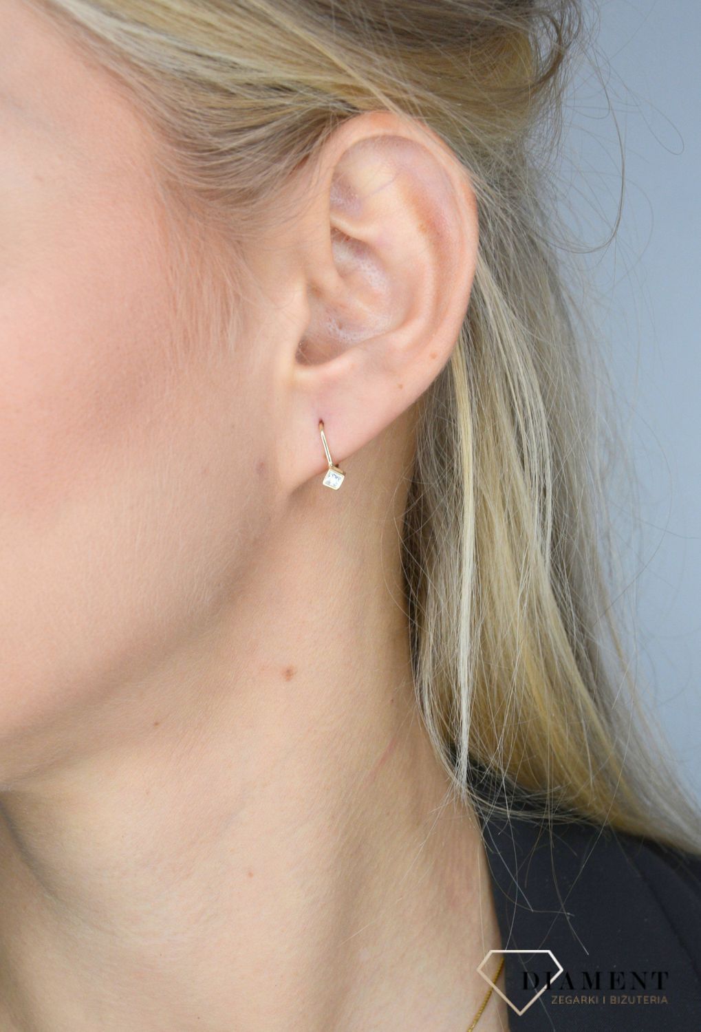 Złote kolczyki 333 cyrkonia w złotej oprawie KL 7383 333.jpg